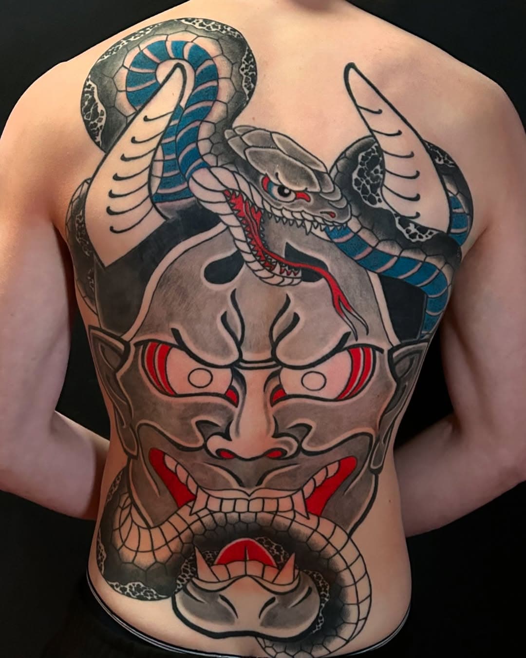 Espalda en proceso, hecho en @void_barcelona .
Si quieres empezar un proyecto como este ponte en contacto por email o DM.
.
.
#hannyatattoo #hebi #irezumi #japanesetattoo #hannyamask #backpiece #solidtattoos