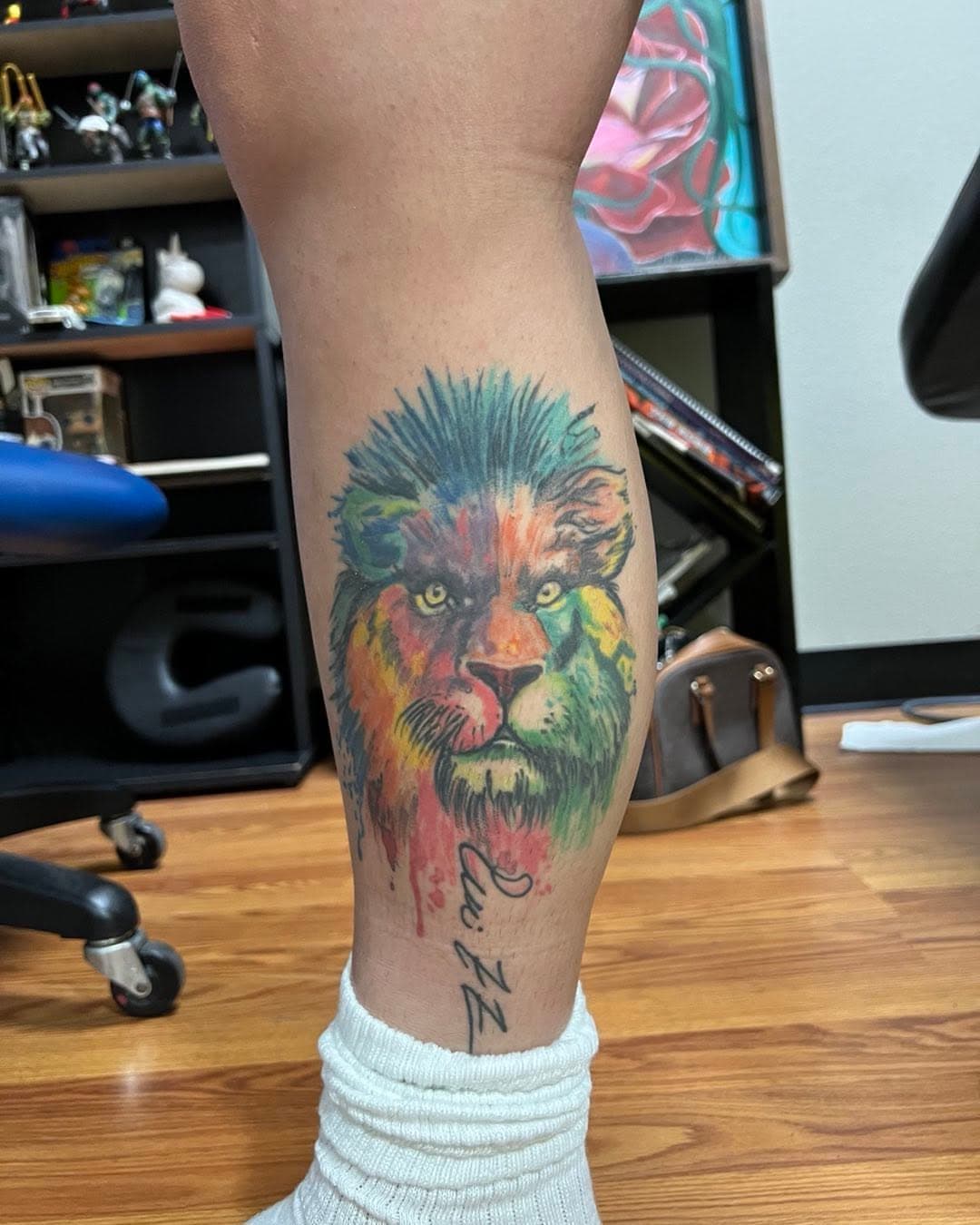 The Kindly Colurful Lion Honoring her father Healed after a year my pleasure 🙏🏾🤘🏾 Gracias Bori , Thank You for trust #artedlio #orlandotattoocompany @orlando_tattoo_company #orlandortattoo #tat #tattoos #tattoo #tatuajes #fl #orlando #centralflorida #ink #inked #colorfultattoos #colortattoos #pictures #lion #lionking #colors #artist #tattooartist #florida #south #arte #create #animals #liontattoo #pr #puertorico #fire #lions