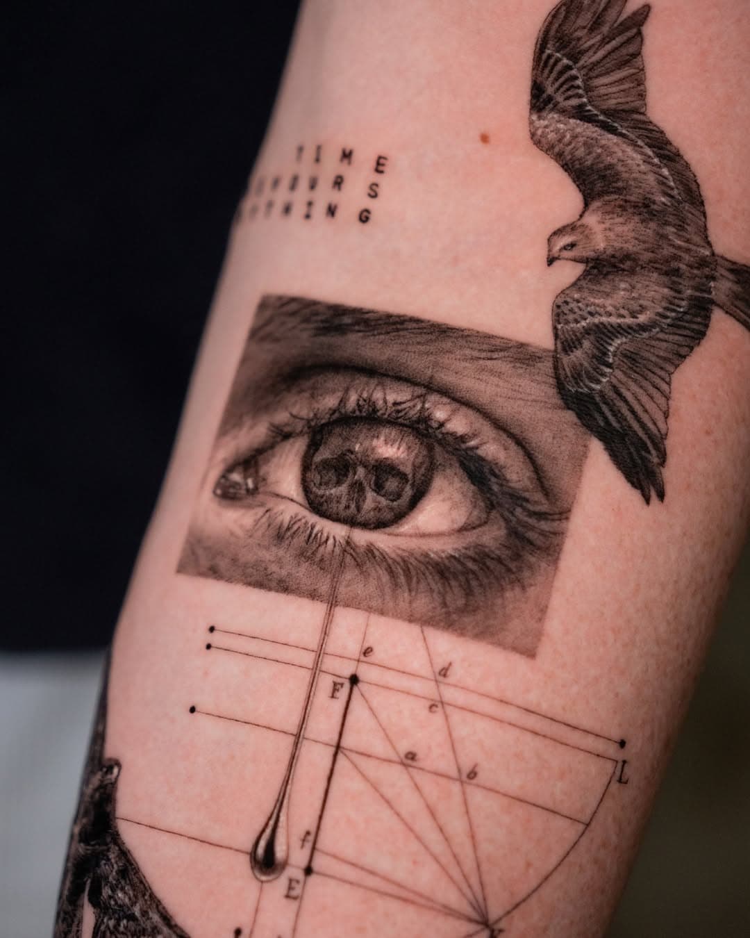 Our interpretation of M.C. Escher’s “Eye”
Booking LA ‘24, NYC Dec, dm @summerstxttoo.booking 

Done with @allegoryink 
#losangelestattoo #nyctattoo #bostontattoo #bayareatattoo