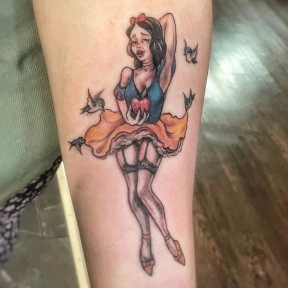 Peep this awesome naughty Snow White that @_achr0matic did.  Super fun.  Give here a shout.