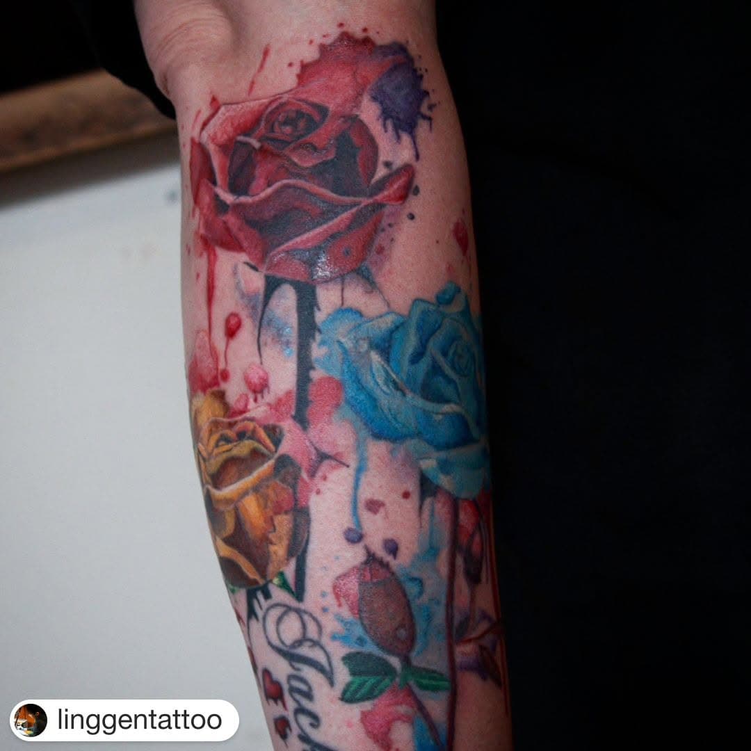 #Repost @linggentattoo
・・・
Splatter roses #noesistattoo #linggentattoo #burtonroadtattoo #burtonroad #manchestertattoostudio  #tattoostudiomanchester #tattoolife #tattoomanchester #femaletattooartist #tattoo #watercolour #rosetattoo #watercolourtattoo #watercolourroses #calgarytattooshow #albertatattooshow