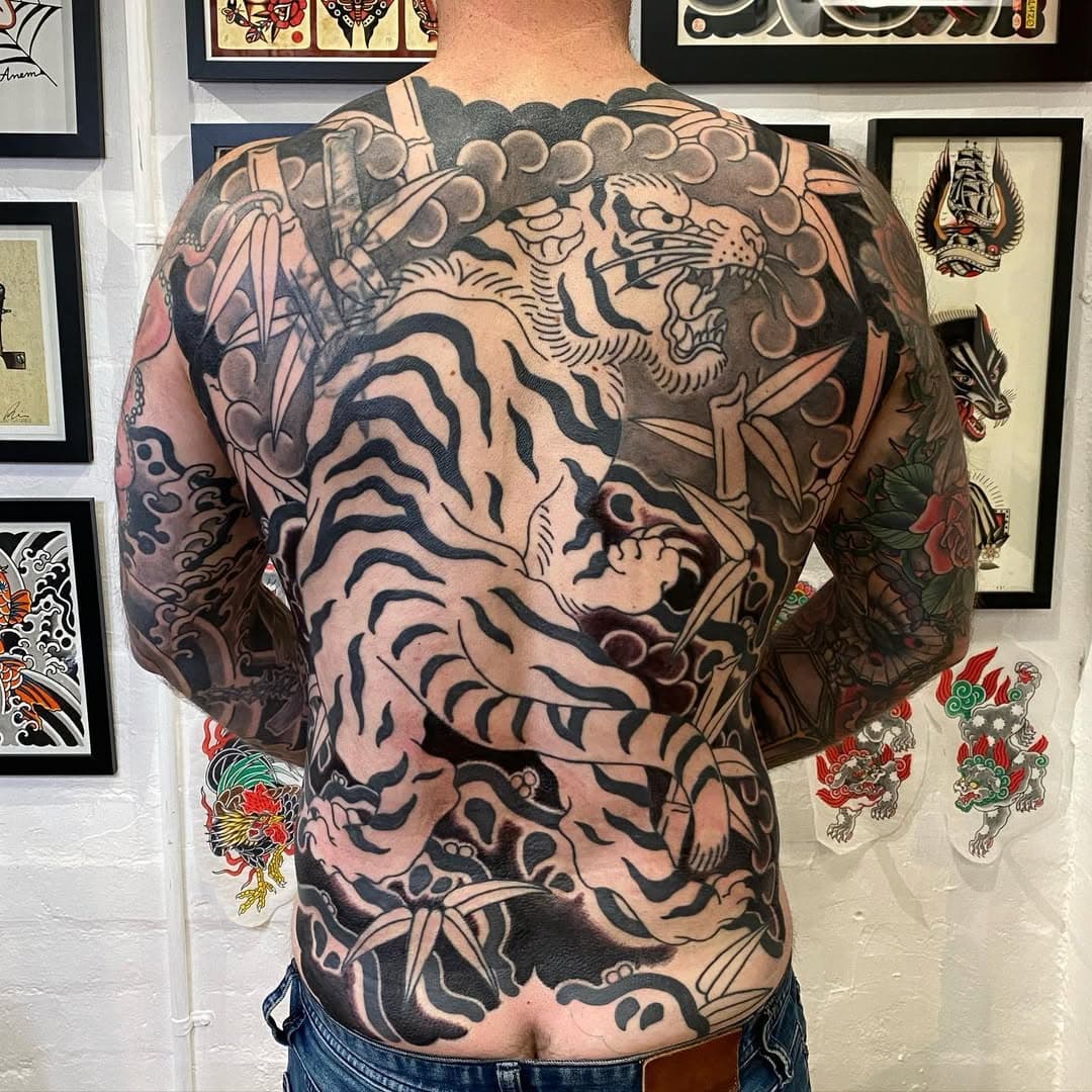 Chipping away at Marks tiger. @goodmarkstattoo