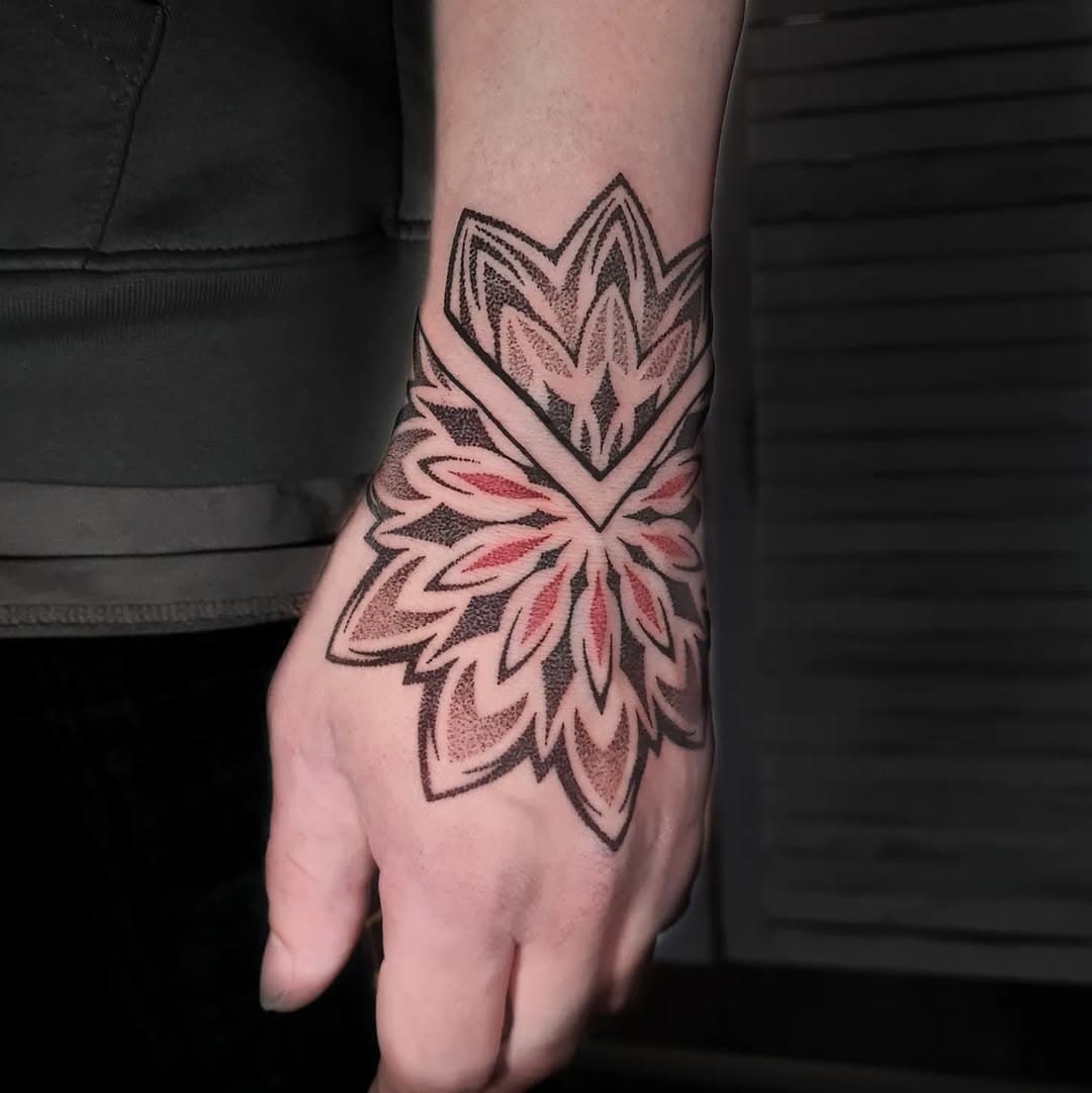 Wurde aber auch nochmal Zeit für ein Hand-Tattoo🙌

Wenn du Lust auf Mandalas/ Dotwork hast, melde dich gerne für einen Termin!
Dieses Jahr habe ich noch vereinzelt ein paar Lücken im Kalender ✌️😌

_______________________________
#tattoo #tattoos #dotworktattoo #inked #art #tattooartist #tattooart #tattooed #tattoolife #tattooideas #love #artist #blackwork #instagood #tattoodesign #mandalatattoo #tattooing #tattooist #dotworktattoo #tattooink #mandala #instagram #me #tattoostyle #photography #drawing #tatuaje #tattooer #traditionaltattoo #tattooboy