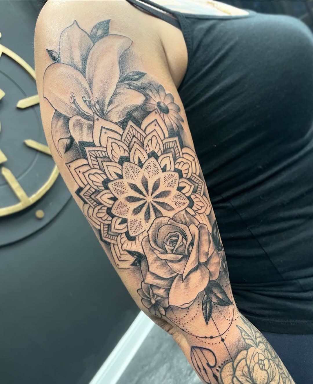 One from a few weeks ago! #mandala#rose#flowers#sleeve#sleevetattoo#girl#girlstattoos#design#art#ink#tattoo#tattooartist#mandalatattoo