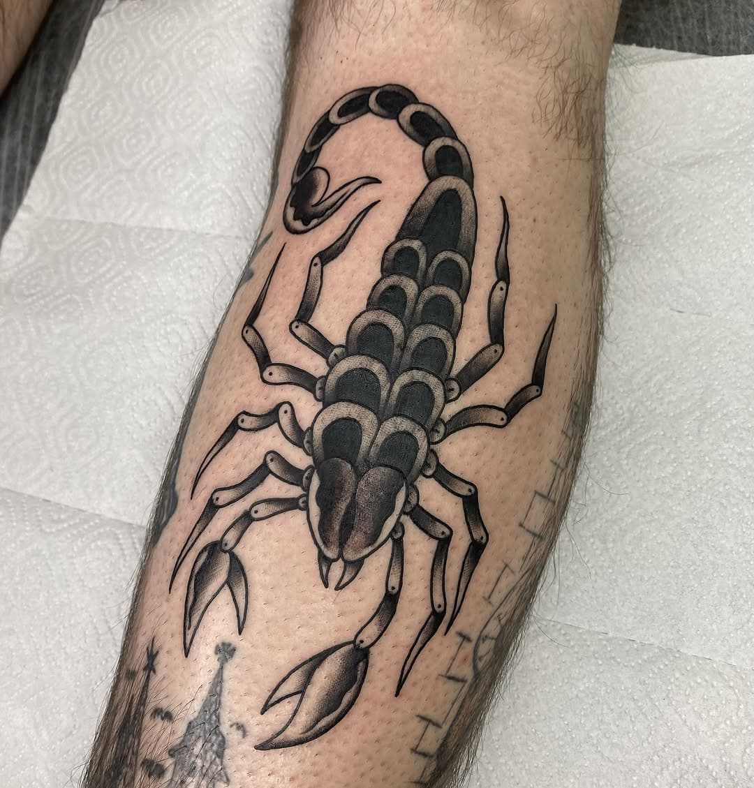 🦂 
.
.
.
#traditionaltussia #oldschooltattoo #traditionaltattoo #tattooartist #traditionalartist #tattooed #radtattoo #bright_and_bold #bold_tattoo #ink #inked #Inkedpeople #fromrussiawithtattoo  #tattooedpeople #hometattoo #blacktattoo #tradtattoo #real_traditional #traditionaltattoo #vintagetattoo #classictattoo #classicdesign #tattoodesign #oldlines #traditionalbangers #art #artwork #scorpiontattoo #scorpiontradtattoo