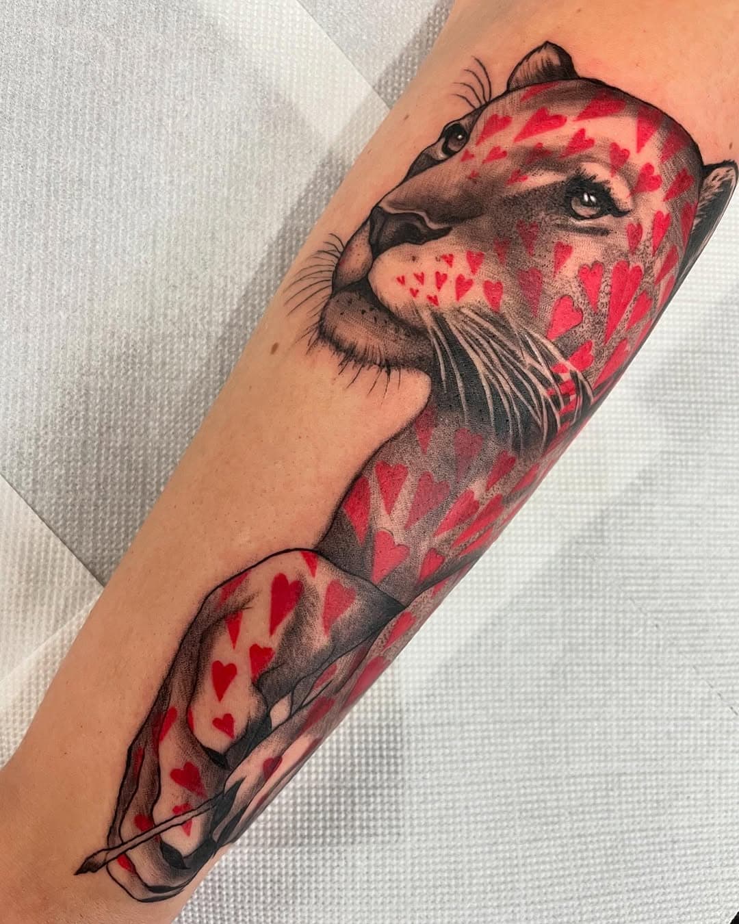 Gracias Celia por confiar siempre en mí! ❤️😍

#coveruptattoo #coverup #tattooart #felinetattoo #blackandredtattoo #albacetetattoo #tattoolife #inkmagazine #inkaddict