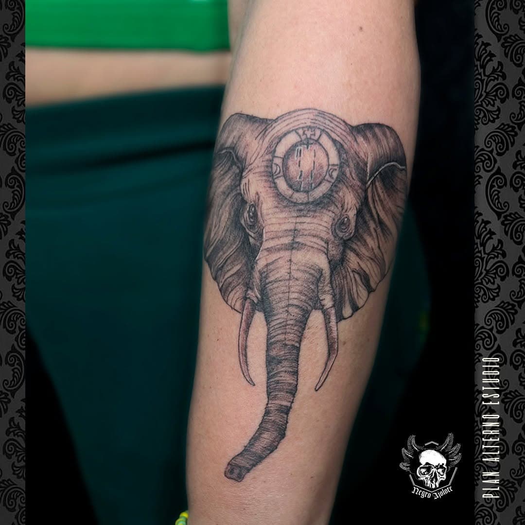 Elefante para Ivonne.🖤
me encanta trabajar tatuajes que tienen un significado espiritual/religioso, que sea el puente para manifestar en la piel tus creencias, sueños o ideales.
AGENDA ABIERTA.
#cdmx  #mexico  #tatt #tattoo #art #tatuaje #myworldofink  #tattooworkers #tattoocollectors #graphic #tattooartist #painting #tattoolines #tattoowork  #detailtattoo #lineworktattoo #tattooist #tattooing #amazingink 
#tattoo_artwork #ilustration  #negroajolote