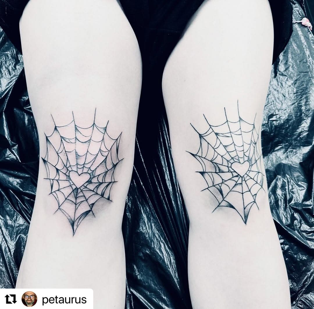 #Repost @petaurus with @use.repost
・・・
#antztattoo #piercing #tattoo #tattoos #essen #ruhrpott #nrw #tattoostudio #piercingstudio  #tattooink #tattooweb #spiderweb #knietattoo #kneetattoo #spinnennetz #spiderplace #blackink #womanwithtattoos #girlswithtattoos