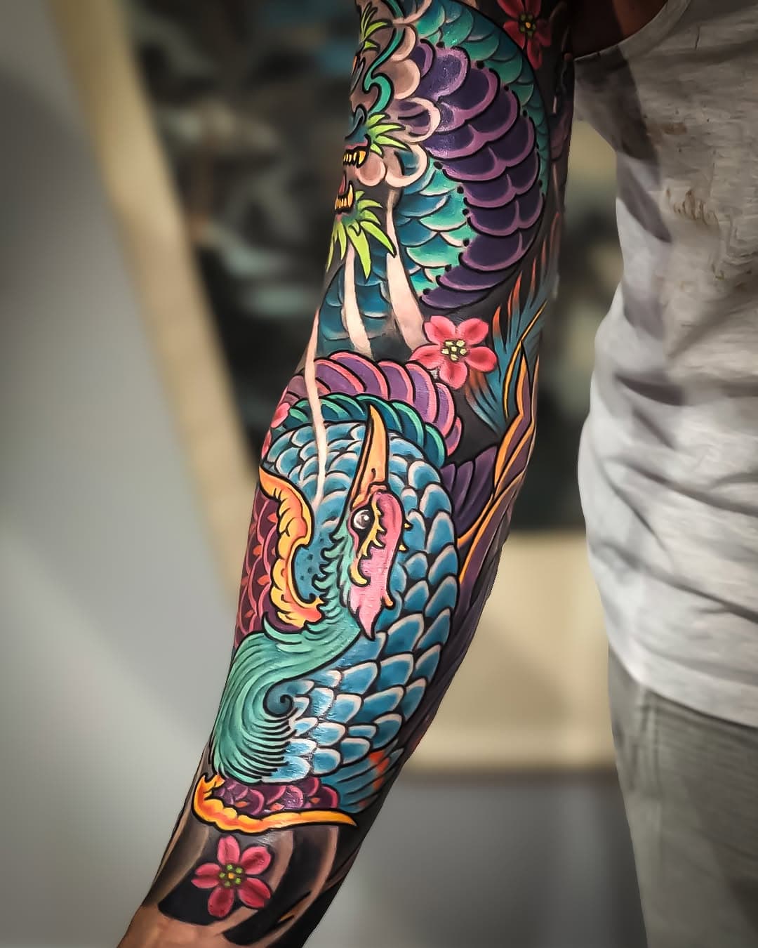 Another one finished by Matt, check out this Dragon And Phoenix sleeve, the colors came out really well. Massive thanks to Will 👊🐉🦅🔥

Drop us a message if you would like to book in or discuss your next ink.

📨tatt2@hotmail.co.uk

#dragontattoo #matthart #inspirationstattoos #tattoos #ink #tatooart #japanesetattoos #tattooartist #hunttheanglesocialmedia #leedstattoo #leedstattooartist