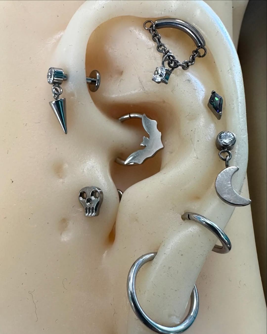 It’s spooky season! I have some super cute jewelry for healed ears. #halloweenearrings #spookyseasonearrings #utahpiercer #paysonutah #bodyandsoultattooutah