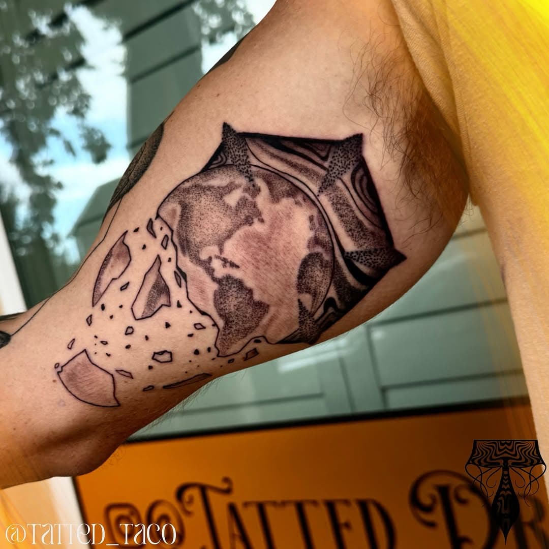 🌎 
•
Booking in New Braunfels, Texas 
•
Artist: @tatted_taco 
Studio: @tatted_dream 

Made using:
@bishoprotary 
@pantheraink 
@hustlebutterdeluxe 
@kwadron 
@recoveryaftercare 
@mdwipeoutz 
•
•
•
#tattoo #Texastattooartist #GeometricTattoo #ColorTattoo #Neotraditional #geometrica #art #NewBraunfels #SanMarcos #Texas #Sanantonio #floridatattoo #delraybeach #Schertz #kyle #texas #Austin #Sanantonio #GeoTattoo #ink #blackandgreytattoo #realistictattoo #tattedtaco #backtattoo #traditionaltattoo