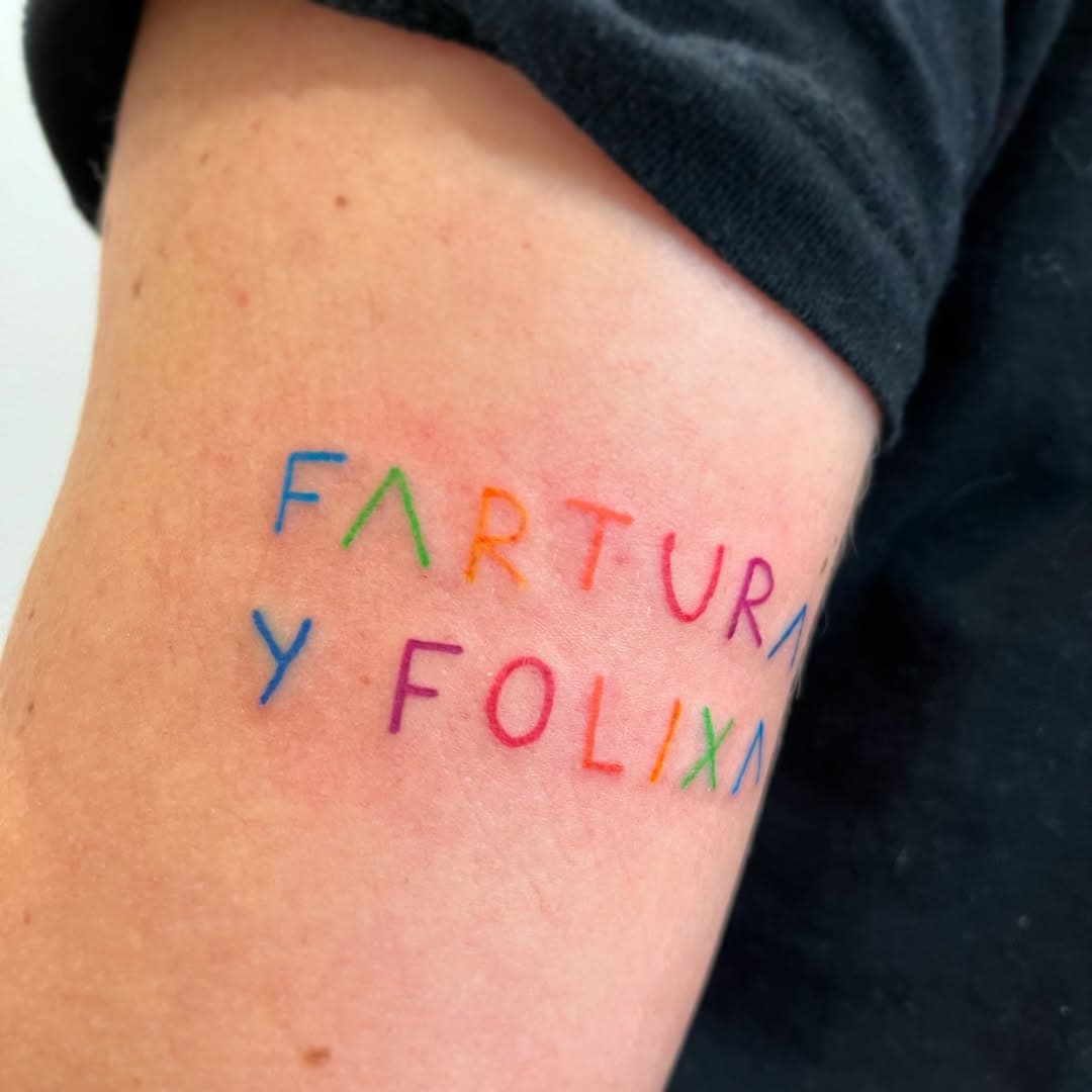 🍁🖍️🍑🥬🍋‍🟩🫐🍇🖍️🍁

@geiser.uvieu 

#geiseruvieu #multicolor #multicolortattoo #crayontattoo #minimalcolor #rainbowtattoo #nasturiano #nasturianomeyor #letteringtattoo