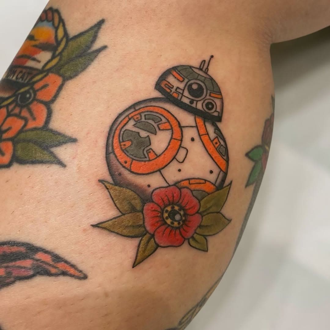 BB-8 pra querida @quiliaomaga 🖤
Todas as ideias são bem vindas !

Consultas e agendamento via WhatsApp (link no perfil)

#bb8 #starwars #tattoostarwars #tattoos #trflash #flashworkers #saopaulotattoo