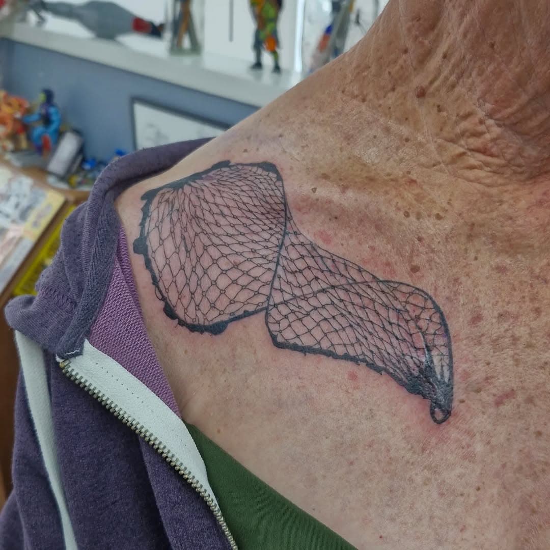 This fishing net is for my good friend Nikki. There is a beautiful story behind this piece and it was a real pleasure putting it together for you. 

Done at @atbtattoostudio in Ōtaki.