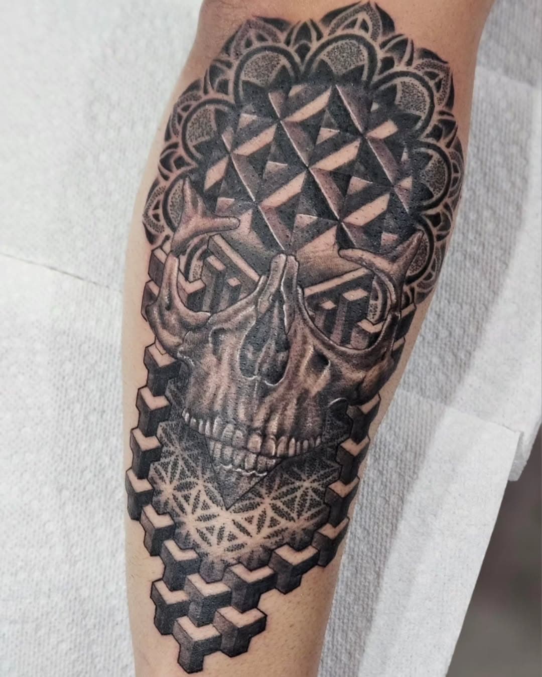 Elevate and progress. #geometrictattoo #skulltattoo #blackandgrayallday #blackandgraytattoo