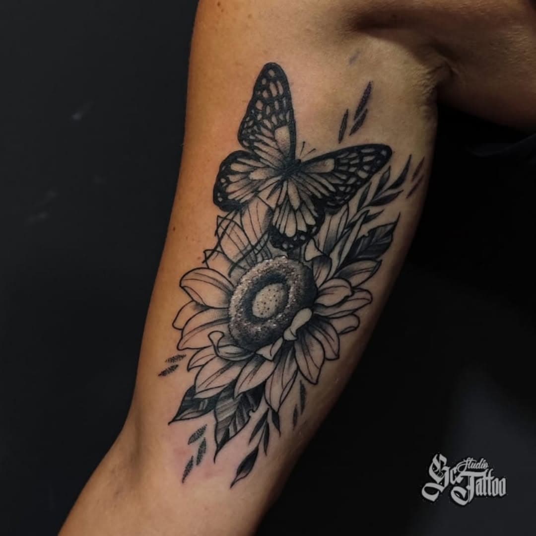 Citas e info al ☎️682445012☎️
.
------- : @tellootattoo -------
. 
📲 682 44 50 12
📍 C/ Adolfo Marsillach, 2o local, Madrid.

#ensanchedevallecas #Tattoo #Tatuaje #estudiodetatuajes #tattooartist #realismo #realismotattoo #butterfly #butterflytattoo #girasoles 🌻🦋