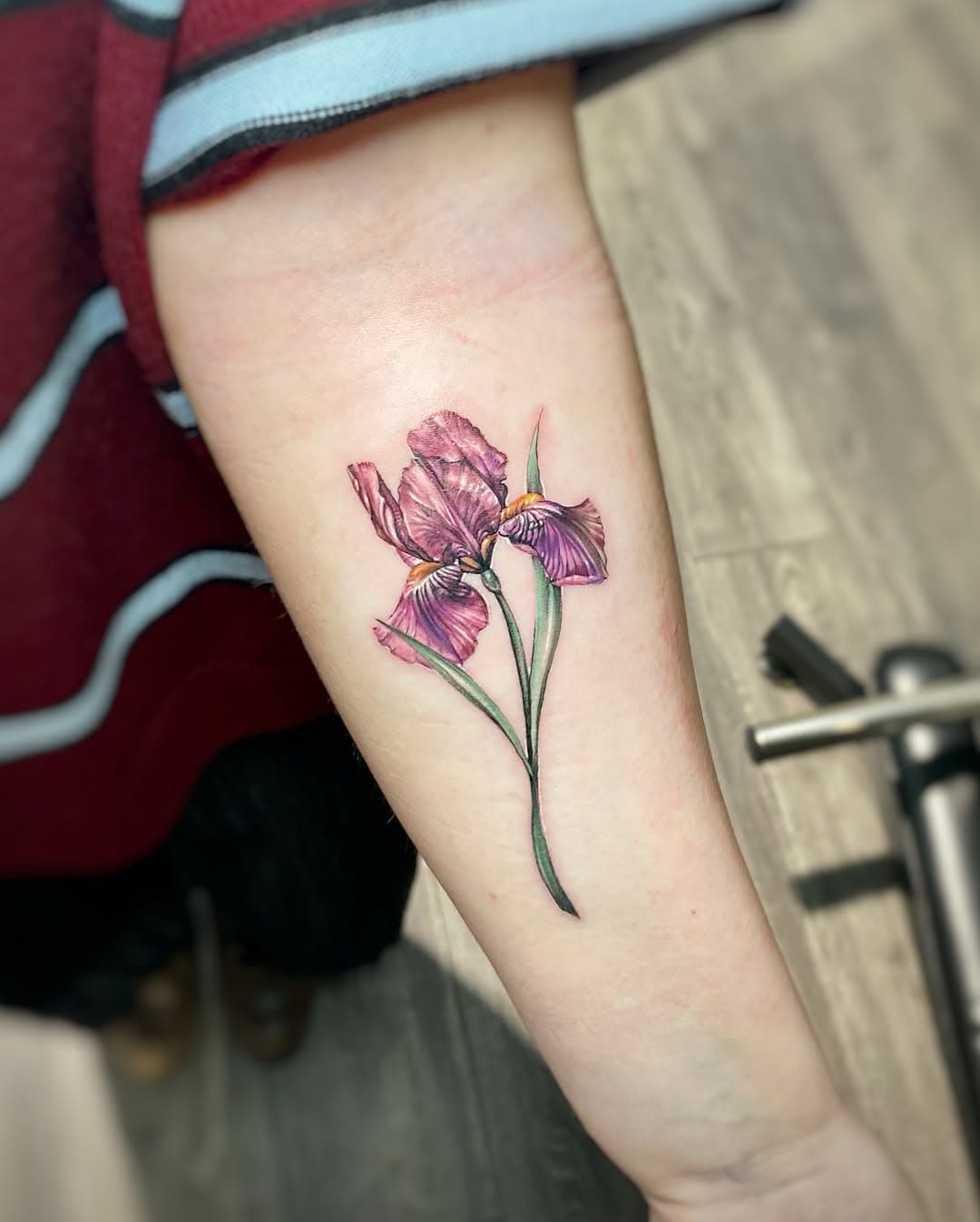 Little vintage muted-tone iris and lavender for the lovely Hollie 💕
I currently have 3 appointments left this year so drop me a message or email for enquiries; any cancellation space will be posted in my stories. 2025 bookings are also now open!
Tattooed @levelstattoostudio, Birmingham. 
—————————
#tattoo #tattooartist #tattooart #iris #iristattoo #lavender #lavendertattoo #hearttattoo #tattooart #flowertattoo #botanical #botanicaltattoos #botanicalillustration #art #artist #birminghamtattooartist #tattooideas #minitattoo #microtattoo #floraltattoo #armtattoo #tattooist #tattooart