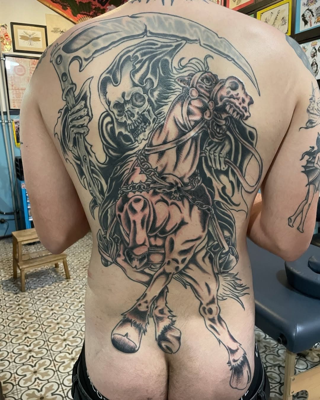 Background comes next @super_filler_tattoos 👀
@ztsyrena 

#ztsyrena #reaper #warsawtattoo #tatuaż #tatuaże #tattoo