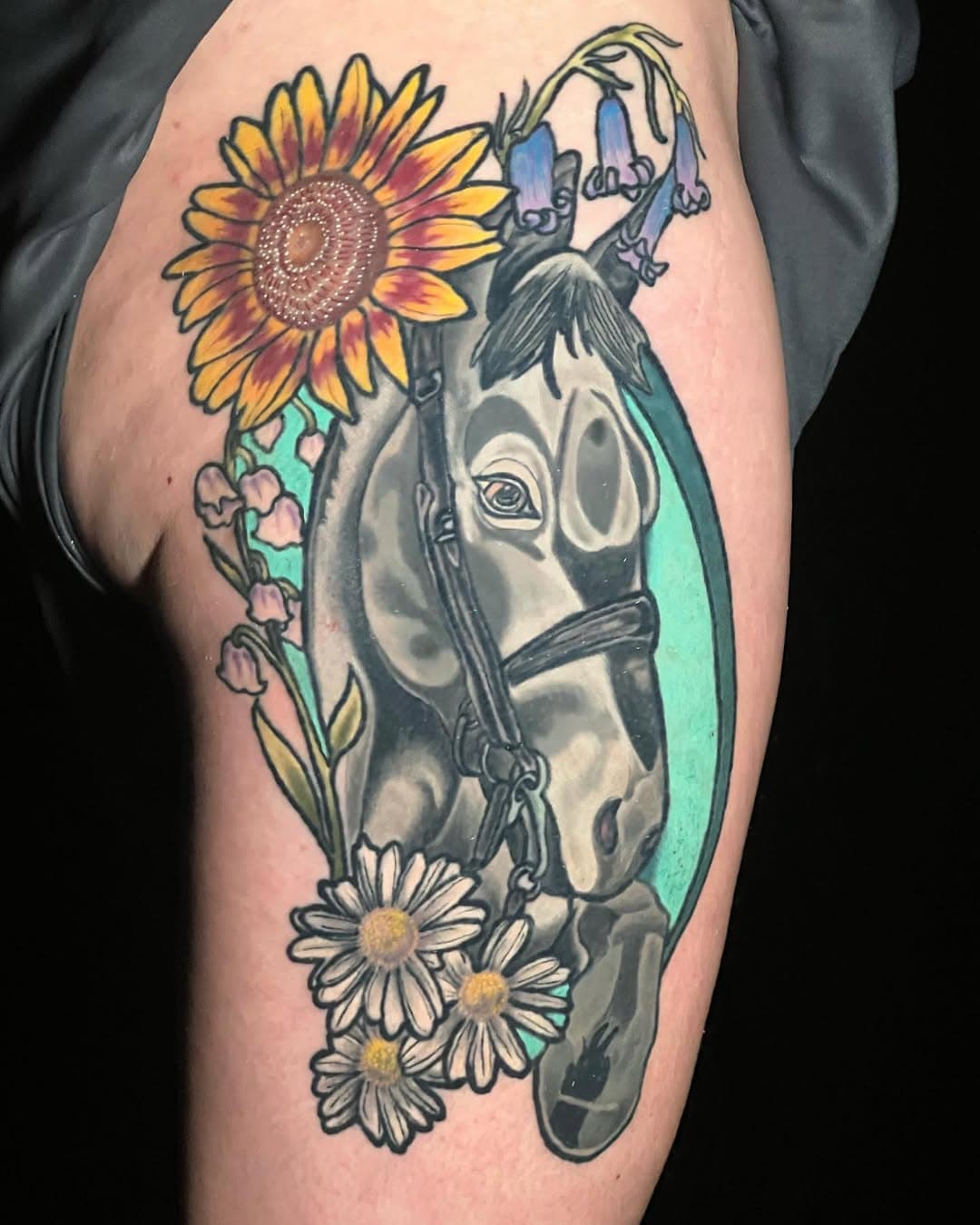 Check out this Stallion!!🐴
Awesome piece by @dylanpoe.tattoos !
Dylan has open availability and is wanting to make your pet or favorite animal next!! 

DM him and Give him a follow for more of his work.
@dylanpoe.tattoos 
@dylanpoe.tattoos 

🎉BOOKING OCTOBER-JAN2025 🎉
#tradtattoos #horselifestyle #horsetattoo #tampatattooartist #tampatattoos #floridatattooartist  #neotraditionaltattoo #kingpintattoosupply #floridatattooshop