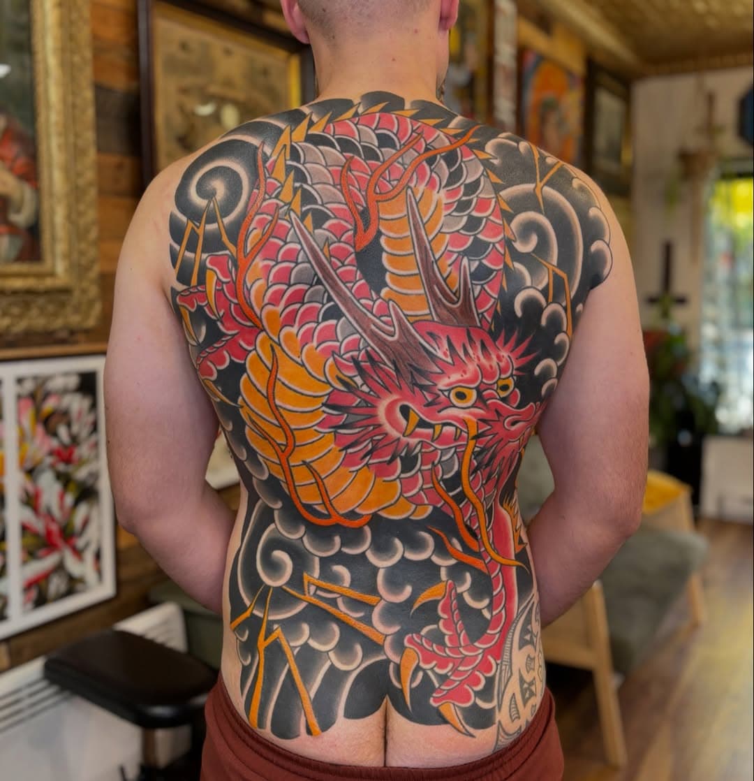 Merci pour ta détermination Loïc! 

Mon agende est OUVERT en TOUT-TEMPS👹
(petit,moyen et gros projets sont les bienvenus)

Fait avec;

@fantasiaartsupply 
@bngtattoosupply 
@pantherainkcanada 
@discover.device