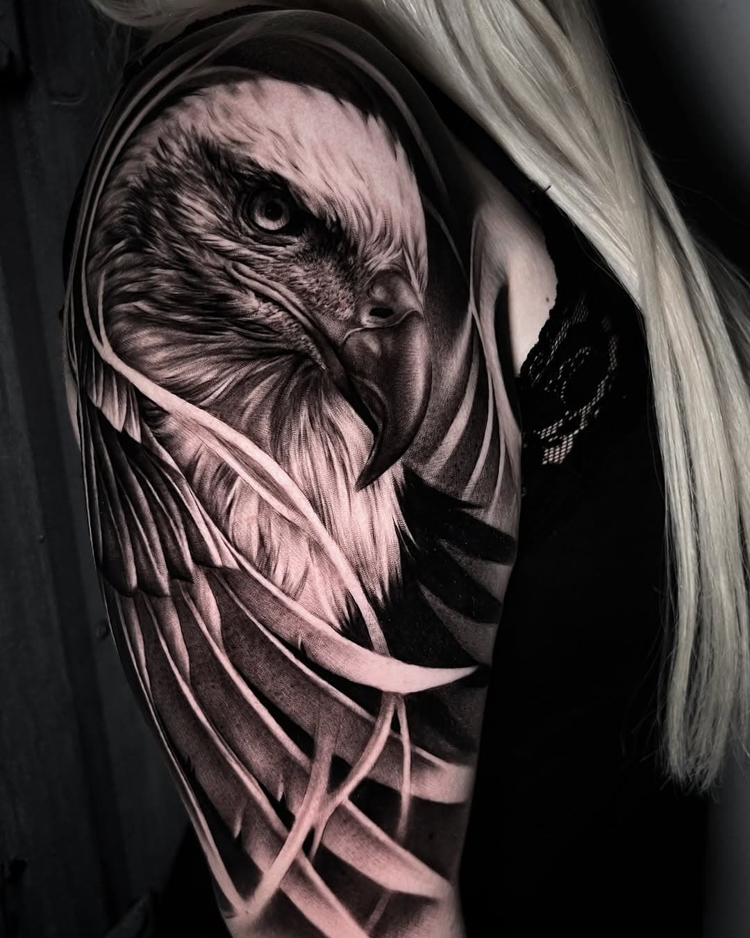 Eagle 🦅 Done at @zurich_tattoo 🇨🇭

• Send me your next idea 🔥

#zurichtattoo #dübendorf #tattoo #realistictattoo