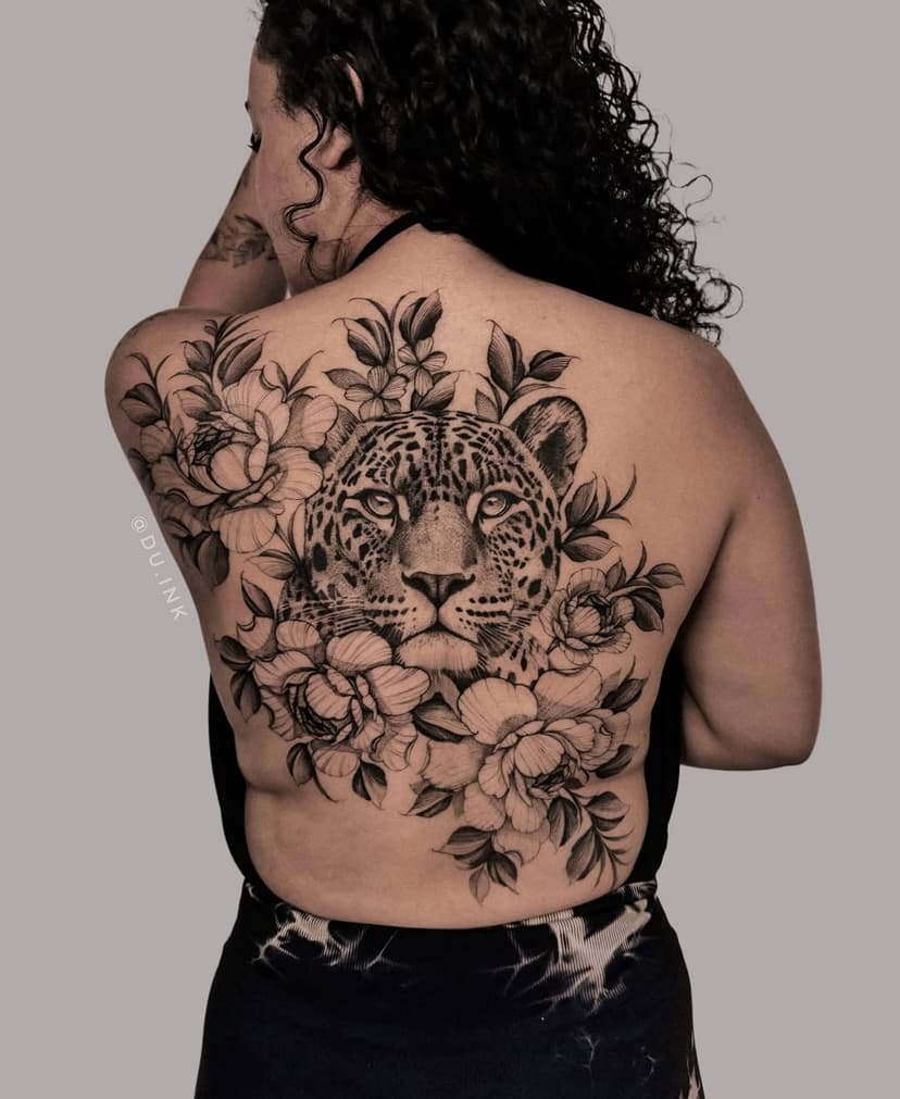 Adorei fazer projeto! Desde a criação da arte até o resultado final 🫶🏽🐆🍃 
.
.
.
.
• orçamentos pelo link da bio 

#floraltattoo #tattooed #tattooedgirl #tattooedgirls #fineline #finelinetattoo #tattoosp #onça #onçatattoo