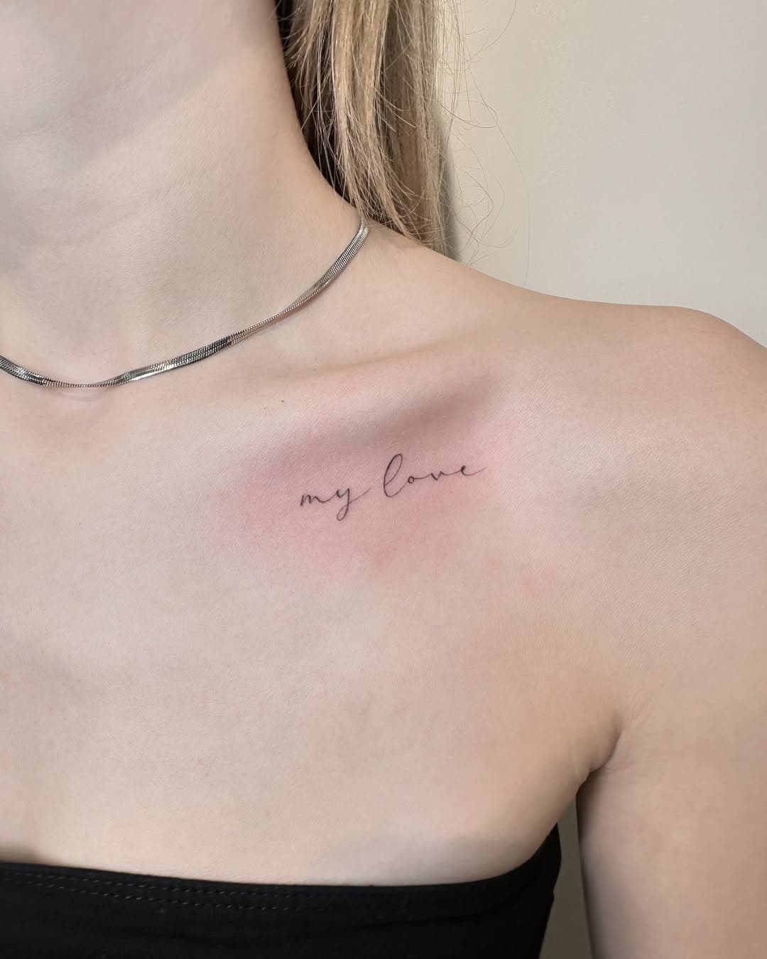 Reminder of love close to her heart ✨Simple, subtle, beautiful and forever meaningful ❤️
Thank you Daphne! 😊
.
.
.
.
.
#tattoo #finelinetattoo #finelineart #art #smalltattoo #utrecht #netherlands #ink #inkedgirls #linework #gouda #rotterdam #bodyart