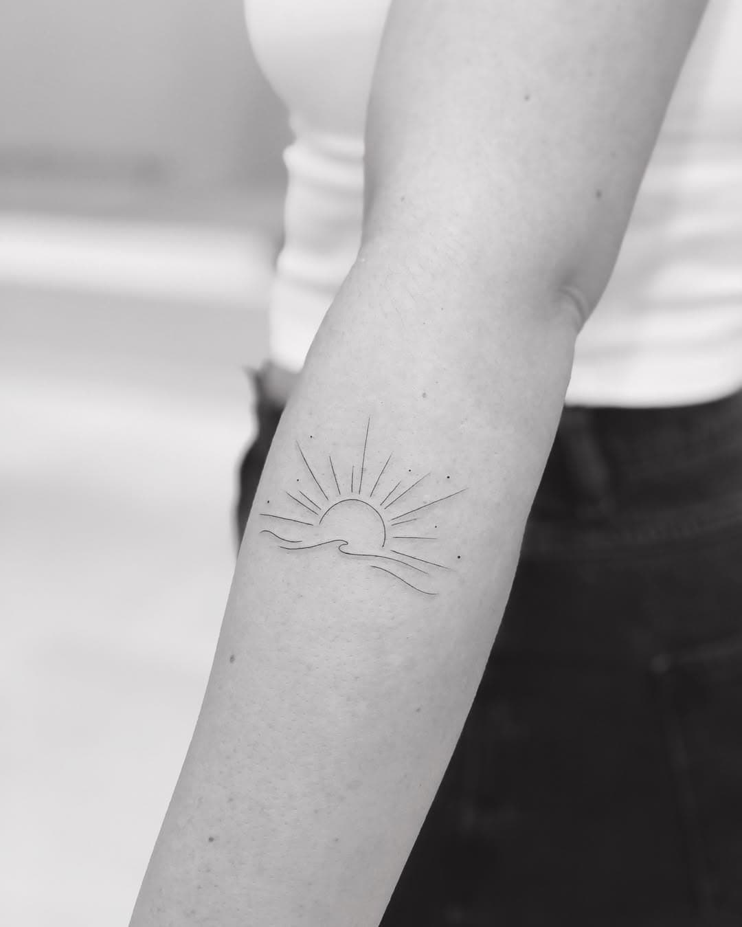 El mar y el sol siempre cargan las pilas, o no?

En @estudiotrece.vigo 

#galicia_enamora #tattoofineline #lineafina #pontevedratattoo