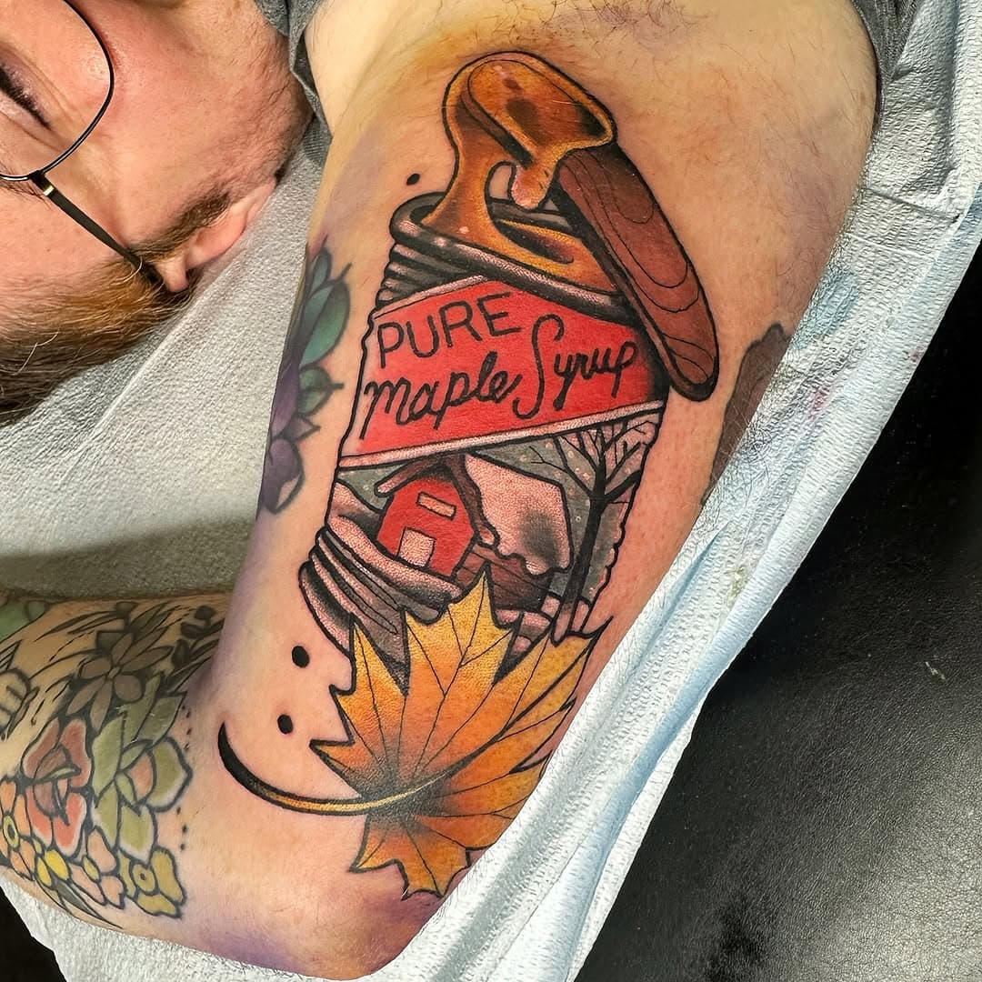 @pounsyboi always with the brilliant tattoo ideas! 🍁🍁🍁 Now we both have maple syrup tattoos! Anyone else? 😜 just us? Okay. Haha…done at @fox_runner_tattoo