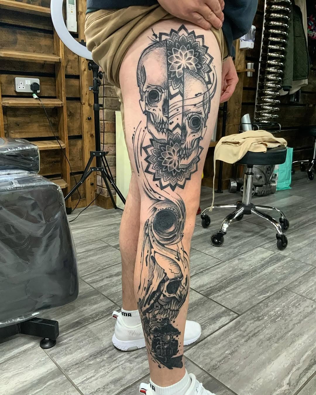 Tattooed by Paul fully healed blackwork tattoo done at Portsmouth tattoo convention @valknutrotary @crocarttattoocare @dynamiccolor @tattoofestuk #tattoo#tattooing#blackwork#blacktattoo#mandala#stipple#stippling#stippletattoo#legtattoo#skulls#skulltattoo#motorbikes#skinwizard#tattooidea#uktta#tattoolife#tattoomagazine#tattoomag#ukartist