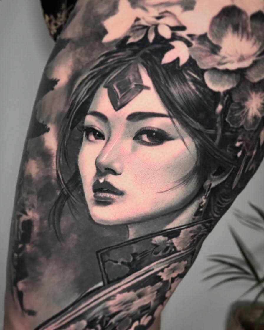 Japan tattoo #japan #japantattoo #tattoos #japanese #realtattoos #geisha #photorealism @barberdts_fr @pantheraink @criticaltattoosupply @formybiotattoo @electricink @yo_eight.industry @eight.industry.tattoo