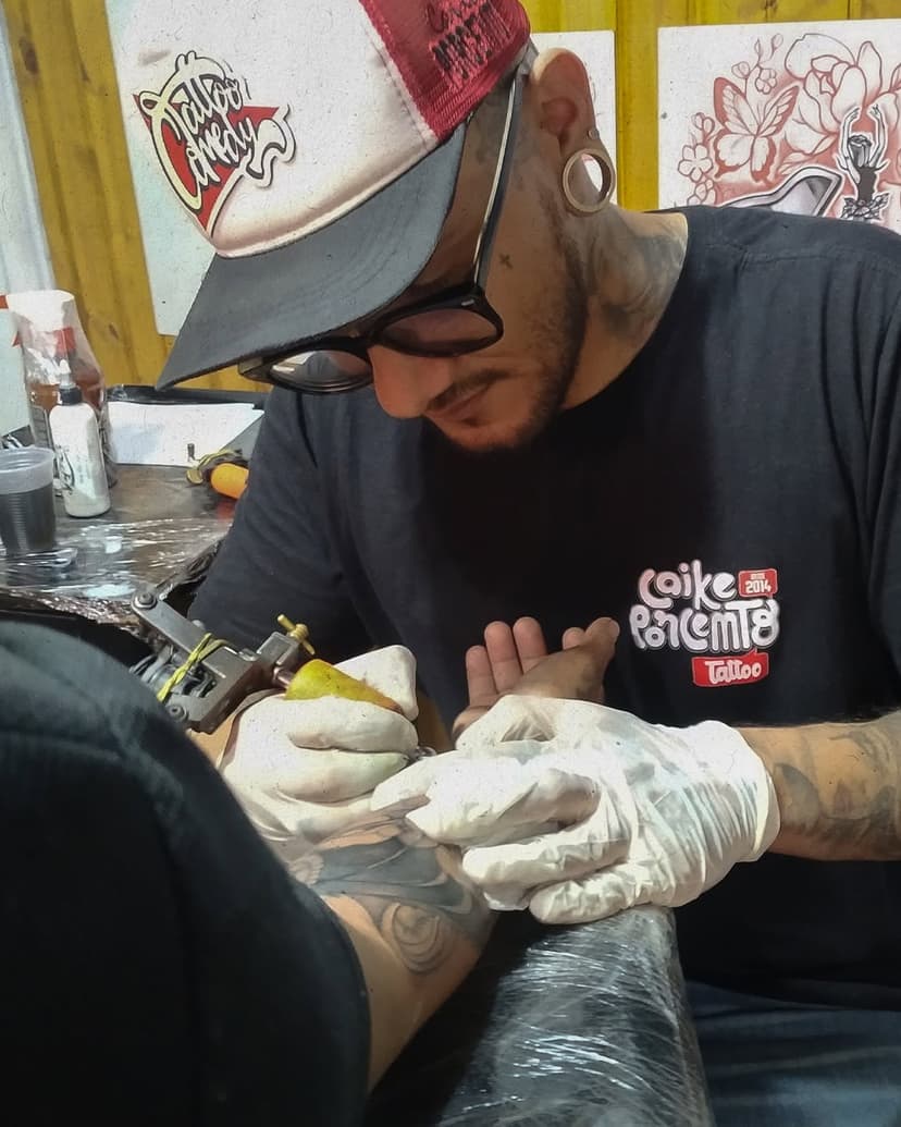 Só pra mostrar meu uniforme kkk

Quer marcar pra tatuar? Link na BIO!

#porcemto #caikeporcemto #tattoo #tatuagem #tattoocomedy