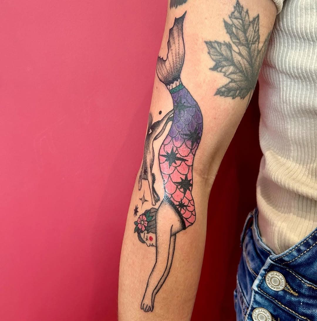 ✷ Mermaid & Dog ✷ Merci à ma Sandrine pour ce projet ♡
.
.
. 
#artisttattoo #dogtattoo #mermaid #mermaidtattoo #mermaidart #comortattoo #tradtattoo #dogdraw #dogart #annecytattoo #annecytatouage #annecyink #tattooannecy #tatouageannecy #matowtattoo #genevatattoo #artwork #inkannecy