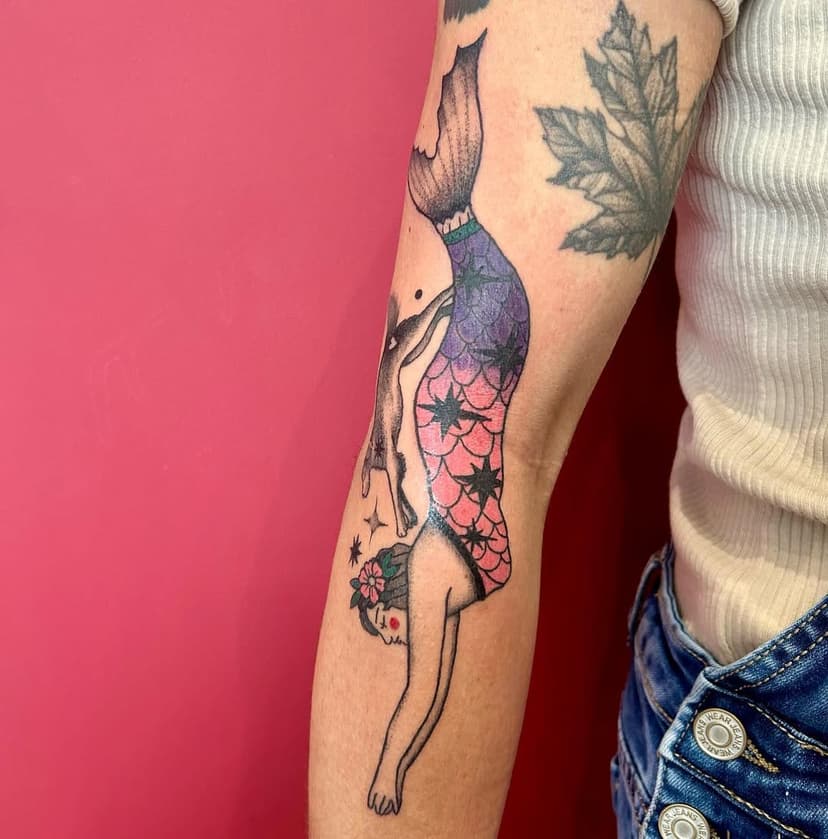 ✷ Mermaid & Dog ✷ Merci à ma Sandrine pour ce projet ♡
.
.
. 
#artisttattoo #dogtattoo #mermaid #mermaidtattoo #mermaidart #comortattoo #tradtattoo #dogdraw #dogart #annecytattoo #annecytatouage #annecyink #tattooannecy #tatouageannecy #matowtattoo #genevatattoo #artwork #inkannecy