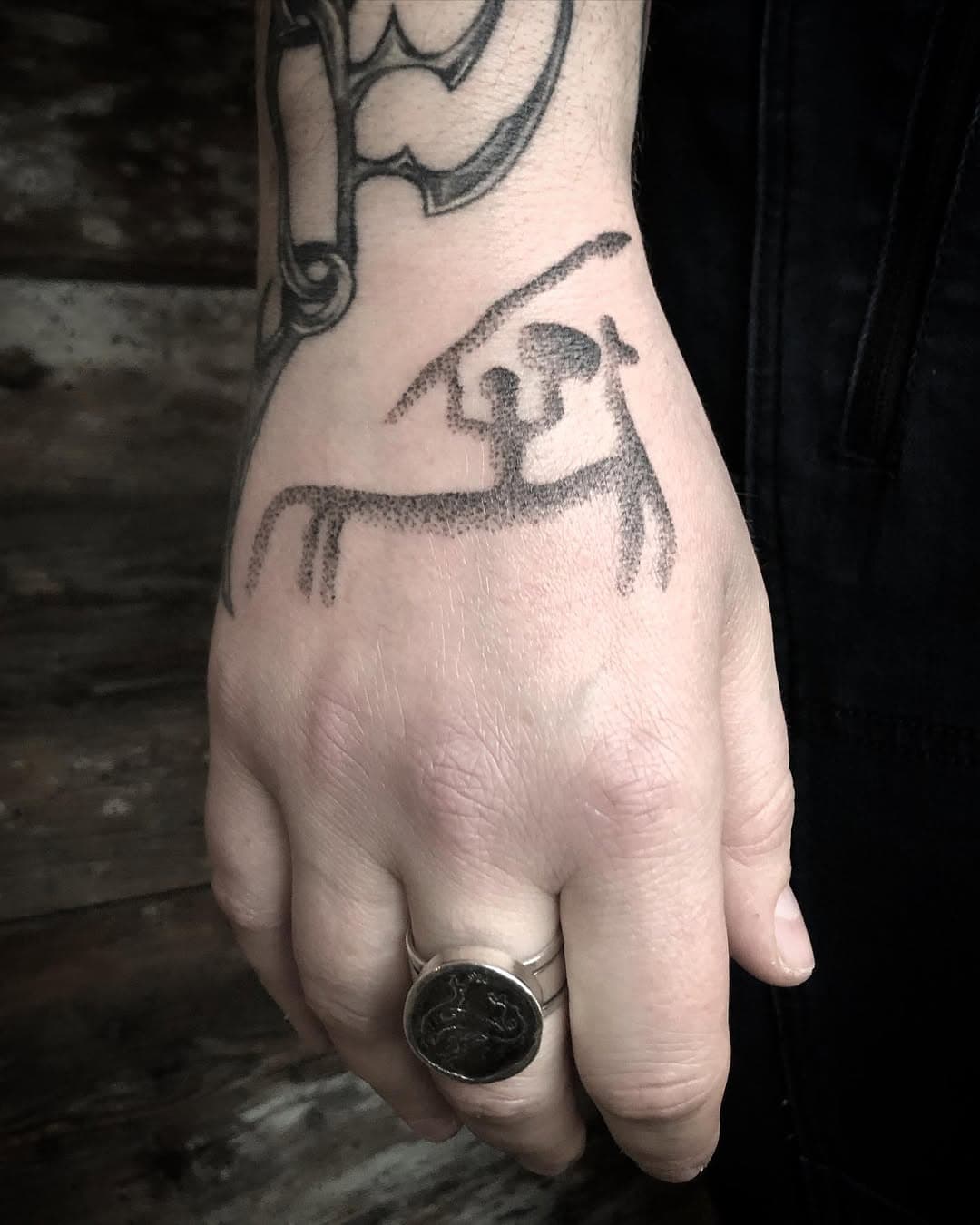 Rock carvings from Tanum and Bornholm 
For a kind traveller from the states
All by hand/ Handpoked/ No machine

#handpoked #rockcarving #rockcarvingtattoo #nordic #nordicroots #norseheritage #ihudatattoo