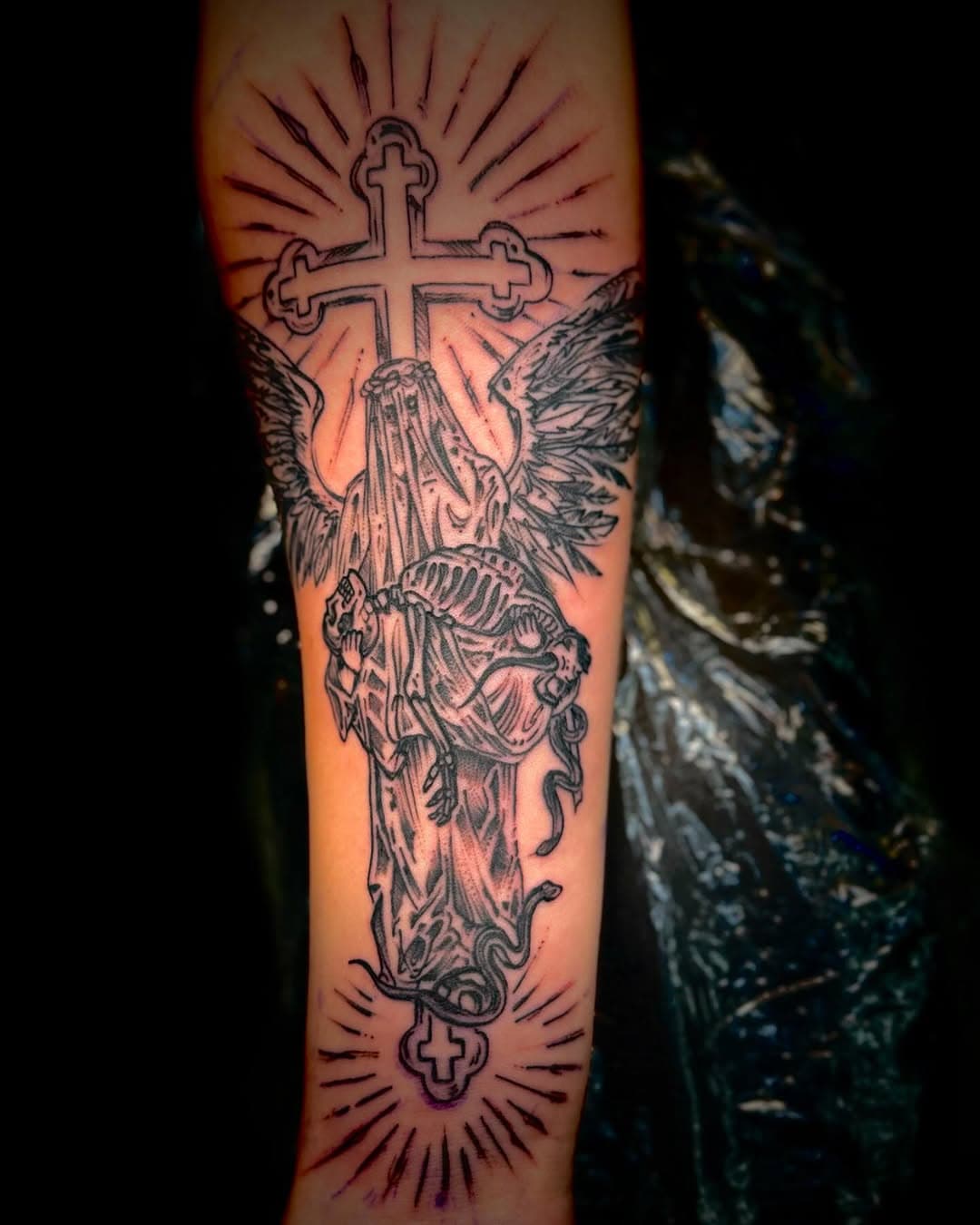 I’ll carry you till the end…🖤
Artist: Inki 🌟
-
#explore#viralvideos#tattooartist#dmvtattooartist
#religioustattoo#inkiadore#explorepage#artwork