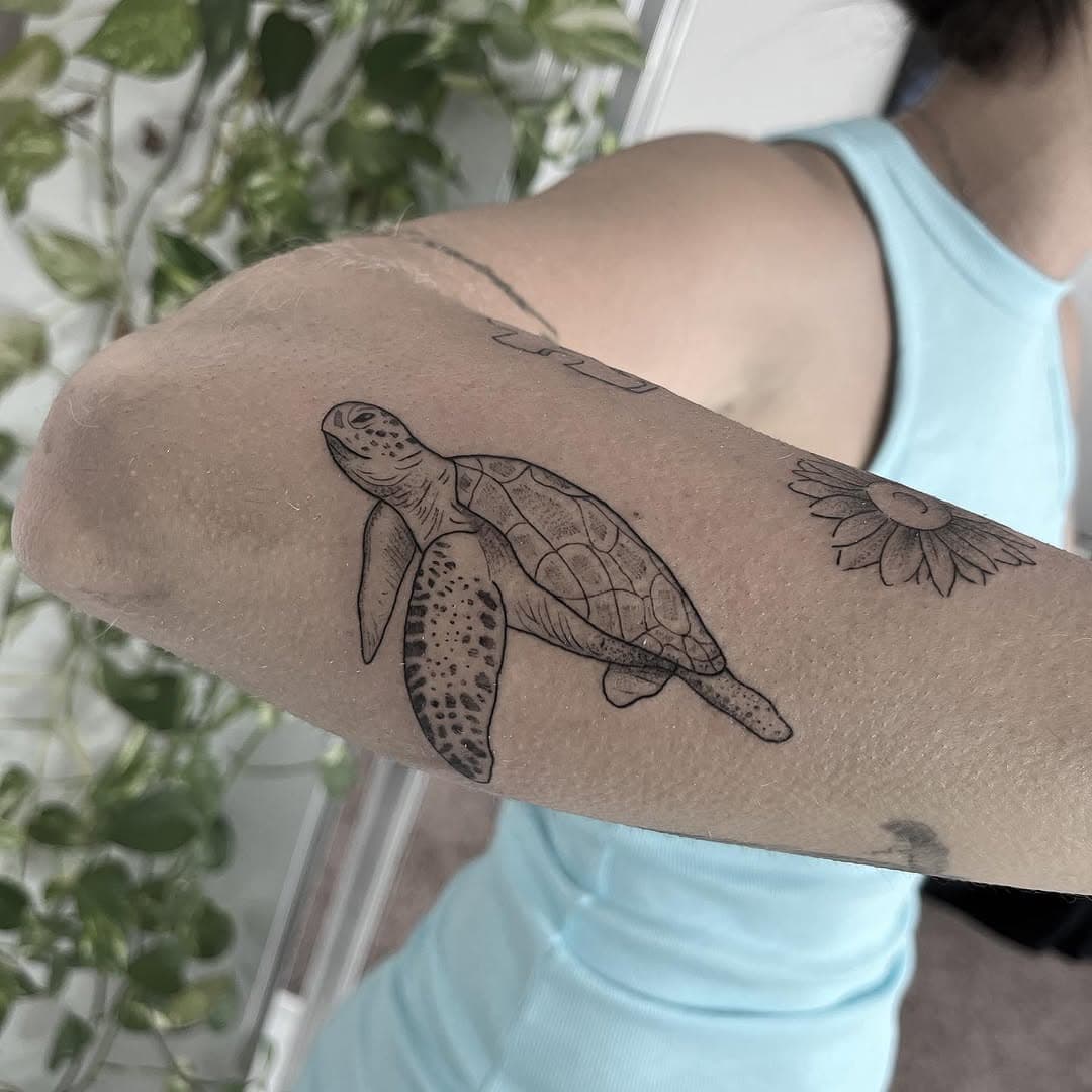 essa tartaruguinha ficou a coisa mais linda do mundo, e merecia muitoooo vir pra esse feed abandonado meu 🥺✨🤏🏻💚 obrigada carla pela confiança 🐢🌷.
.
.
orçamentos e agendamentos pelo link da bio 🔗