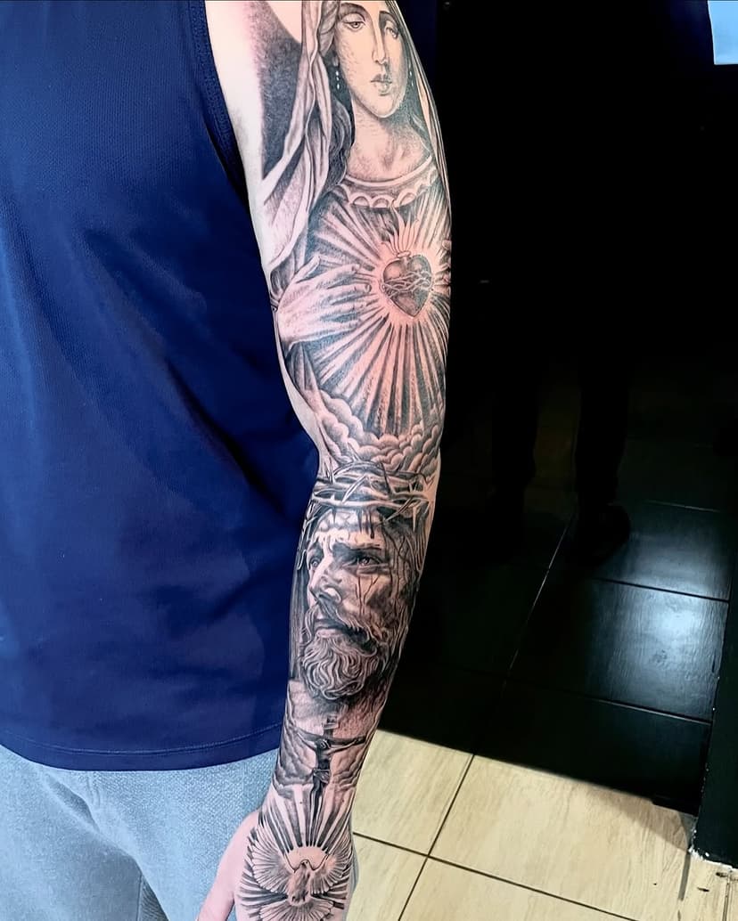 Fechamento religiosos do meu parceiro @vinicius.azevedo__ muito obrigado pela confiança 💪✨🙏😇
Dúvidas e orçamentos via DM ou pelo (31)99422-1325 wpp✅
.
.
#tattoo #ink #bh #belohorizonte #religioustattoo