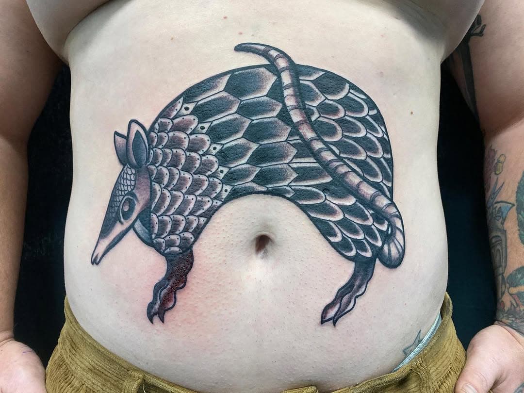 One shot tummy Texas Armored Opossum on Tyler. 🤘

#tattoo #tattoos #arkhamtattooakron #blackandgreytattoo #akron #ohiotattooers