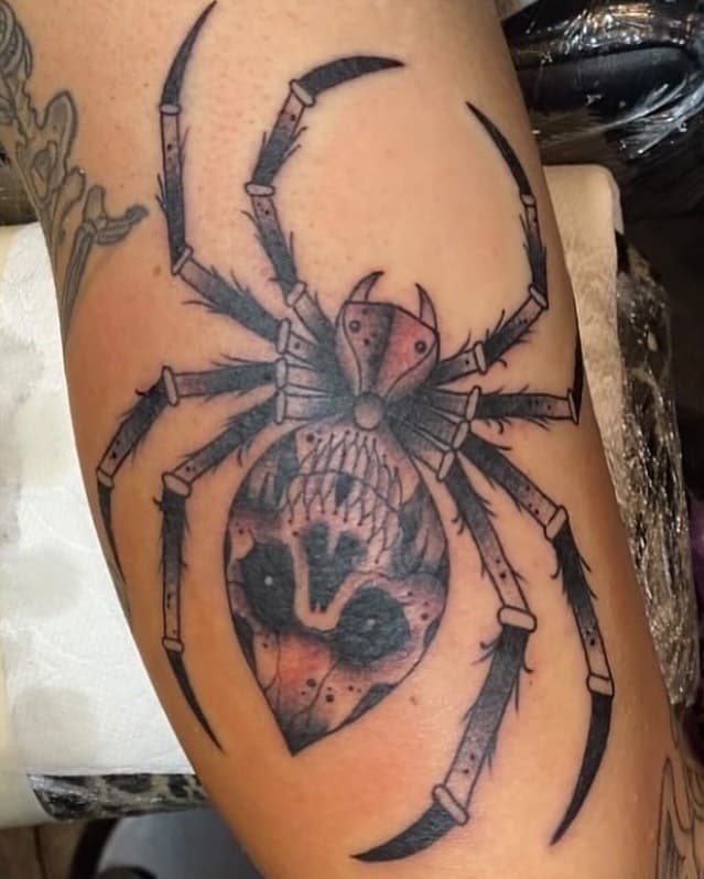 Cool spider done by Jerry Layton! Stop in or call to set something up with him!

#tattoo #spidertattoo #tattoos #blackandgreytattoo #skulltattoo