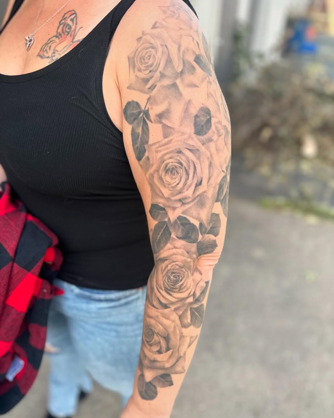 Healed soft roses 🌹 
•
•
•
•
•
#ink #inktailor #tattoo #tattooartist #mn #minnesota #minneapolis #mntattooers #rose #rosesleeve #rosetattoo #blackandgrey #blackandgreyrose #realism #realismtattoo #cheyennetattooequipment #hushanesthetic #hypafix #solidink