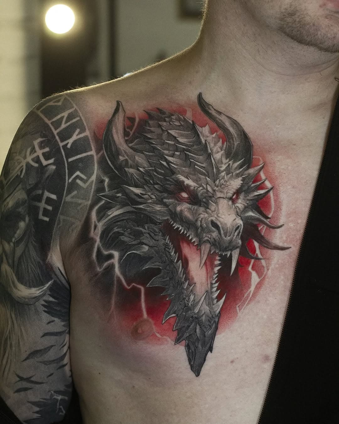 Выдрочил этого дракона как только мог 
#dragontattoo #chesttattoo