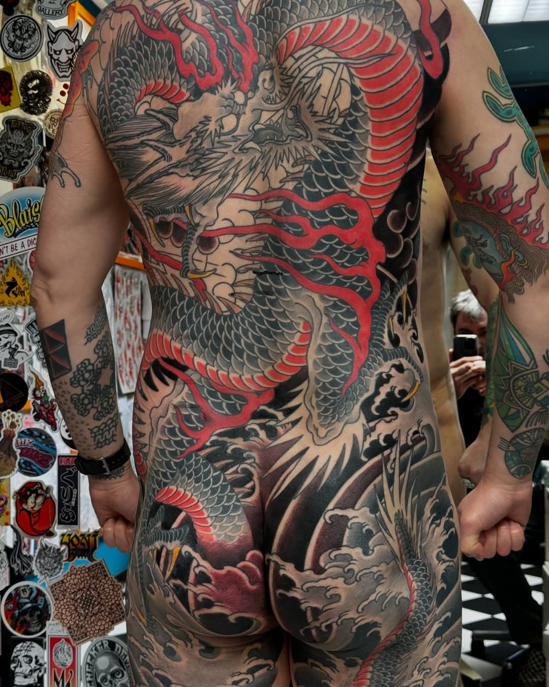 Getting there…..Alex,dedicated…….
Thanx.  #lukeatkinson #checkerdemontattoos #japanesebodysuit #irezumi #japanesedragontattoo #dragonbackpiece #horimono #japanesetattoosgermany #japanesetattoosstuttgart #tattoostuttgart #stuttgarttattoo #germanytattooers #0711