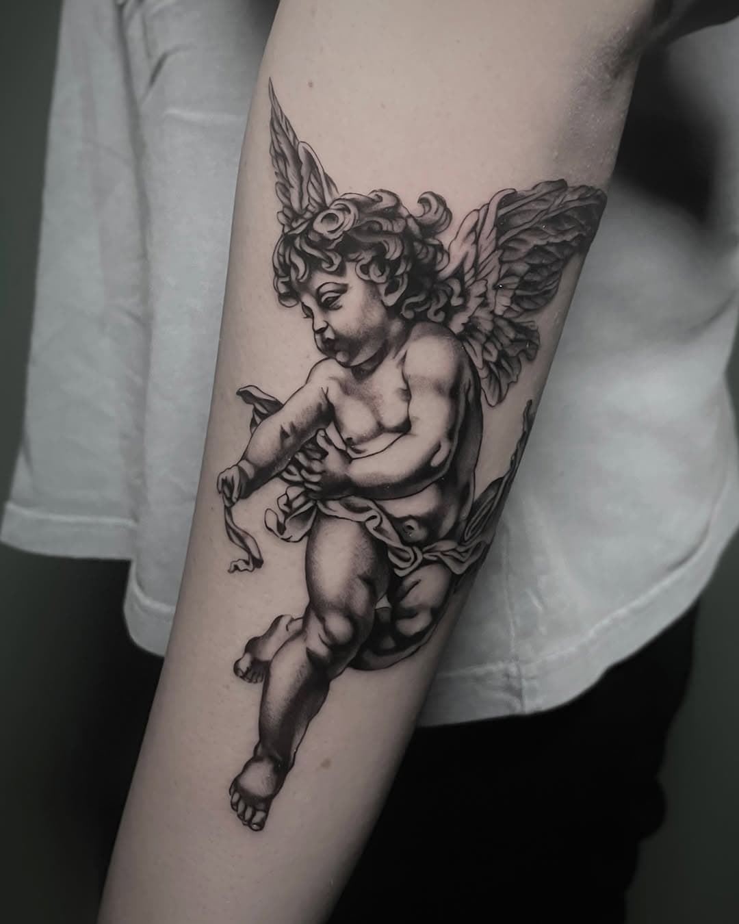 Ángel del otro día, gracias por la confianza. Nos vemos pronto 
#tattoo #ink #cordobatattoo #angel #angeltattoo #art #artist #pezdelrio