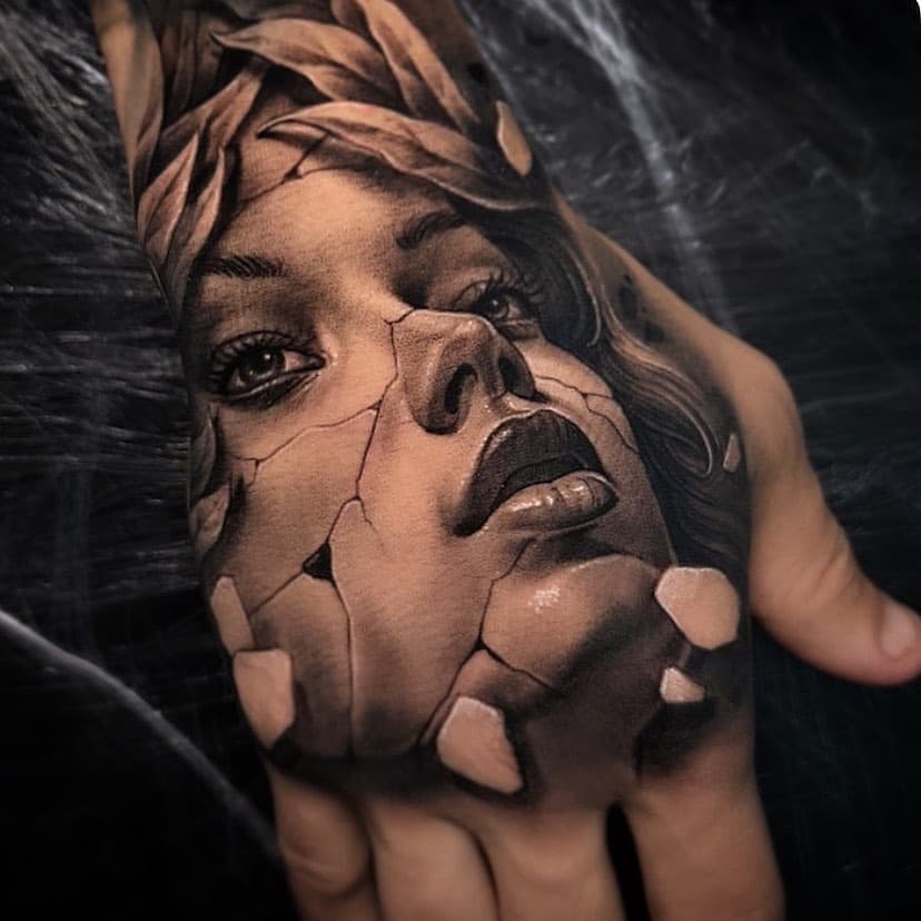 HAND
@perlanegratattoostudio 
@radiantcolorsink 
@tattooproton 
@fkirons 
@lt.tattooequipment 
#tattoo #portrait #mano #murciatattoo #spaintattoo #nyctattoo #miamitattoo #tattooLA