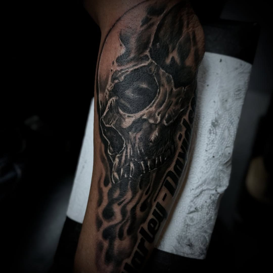 #harleydavidson #mc #skull #skulltattoo #skulls #font #armtattoo #whosnexttattoostudio #herrenberg #stuttgart #frankfurt #losangeles #gypsy #lifestyle #love #art #tattoo #tattoos #tattooartist #king #cs #don #sx #28