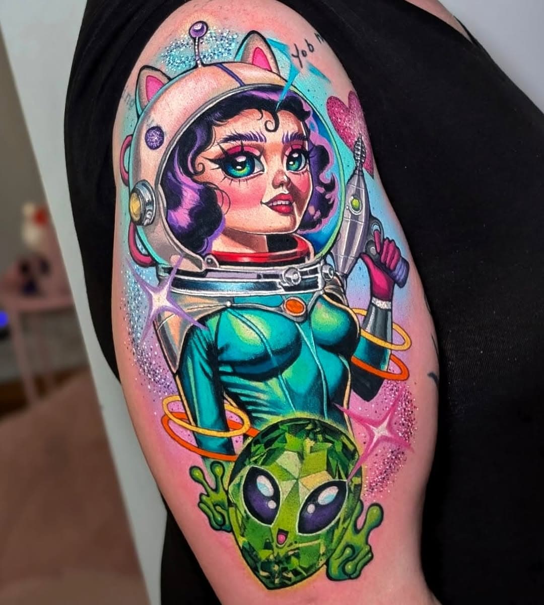 Space girl and her alien BF 💖👩🏻‍🚀😮‍💨👽🛸 11 hours of session. 

@fkirons 
@fusion_ink 
@tattooarmourpro 
@the.struggle.inc 
@kwadron