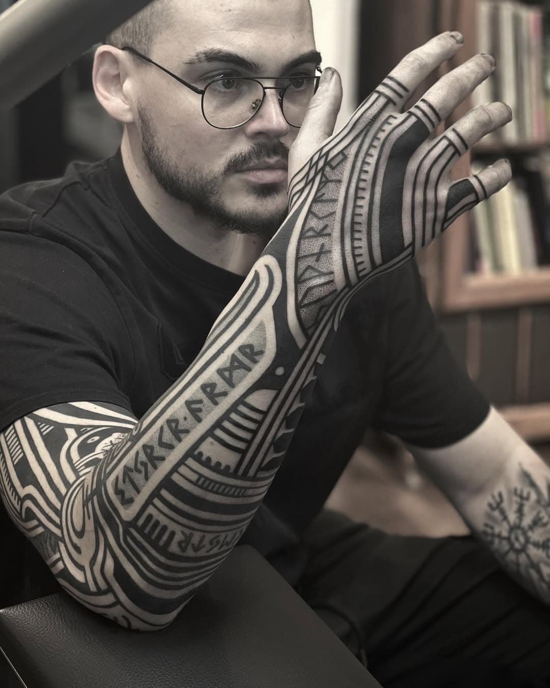 Another northern theme piece. Luca s arm is shaping up to be an all time favourite of mine. 100 % free hand . 
Thank you Luca for being awesome. 

@skinartloerrach