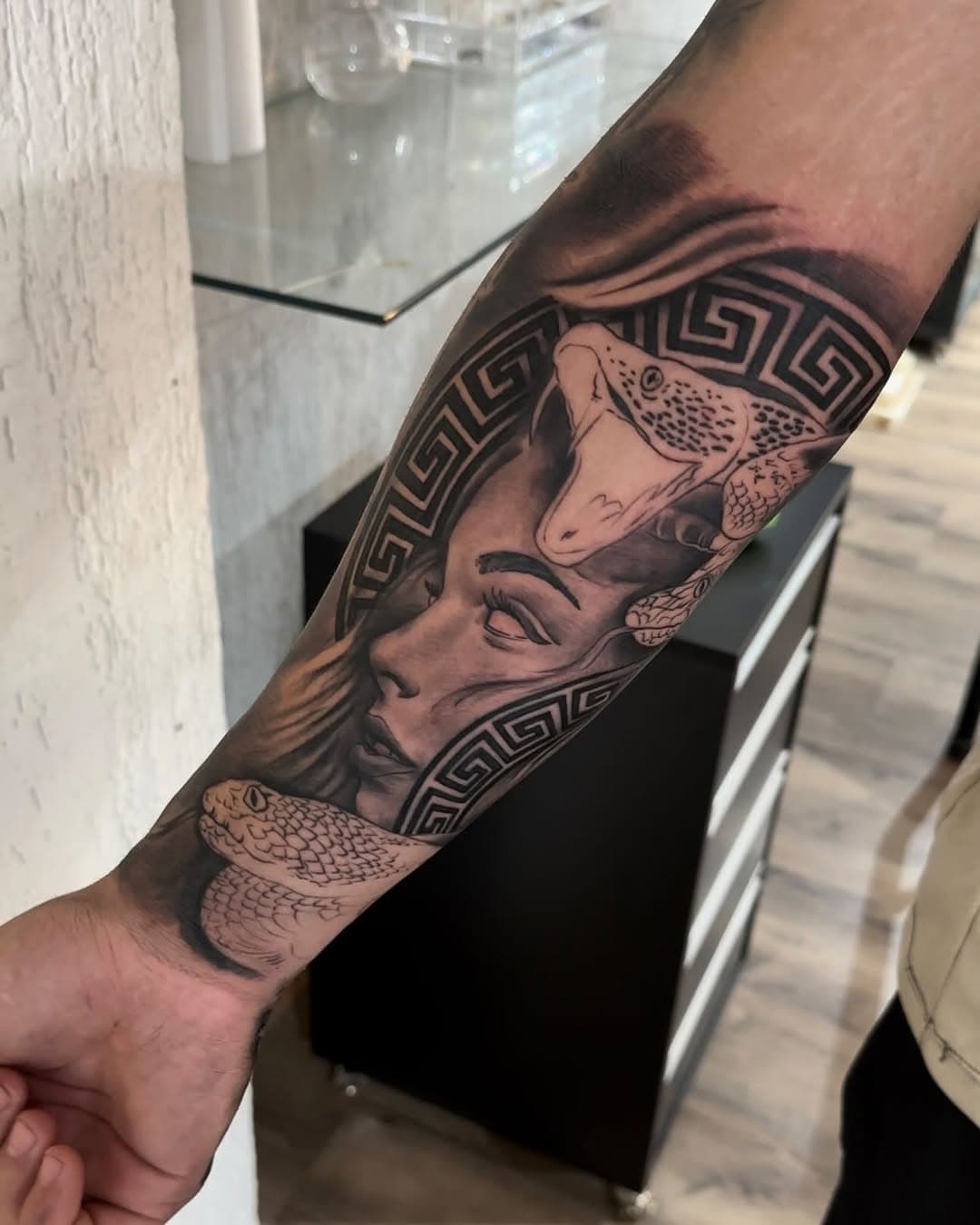 Forte abraço 🧠🥷 

Artista @marciotattoopro 🙅🏻‍♂️