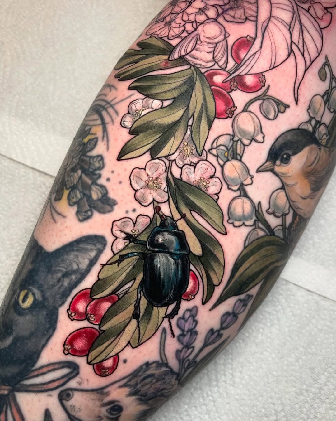 Insects, insects, insects. I want to tattoo them all, please let me tattoo some on you 🥲

#neotraditional#neotraditionaltattoo#neotradsub#germantattooers#ladytattooers#instagood#hamburg#hamburgtattoo#tattooing#naturelovers#tattooideas#hellohashtagreader